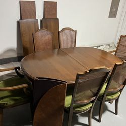 “Ethan Allen” Dining Room Set 