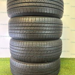 U40  235 55 19 101H  Kumho Crugen HP71 - 4 Used Tires 85% Life 