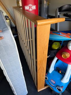 Free - Full Size Platform Bed