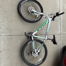 Fuji One-9 Mountain Bike