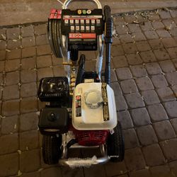 SIMPSON 3,000 PSI 3.0 GPM Gas Cold Water Industrial Series Pressure Washer, Honda GX200