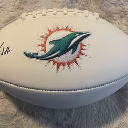 Autographed Miami Dolphins Jaylen Waddle Fanatics Authentic White Panel Football