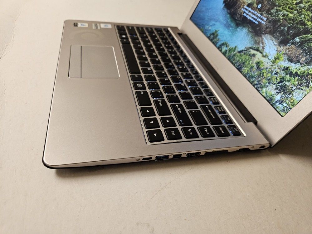 Prostar Laptop i7 16gb Ram 256gb SSD Drives 13" Screen 3k Res. 3200x1800 QHD