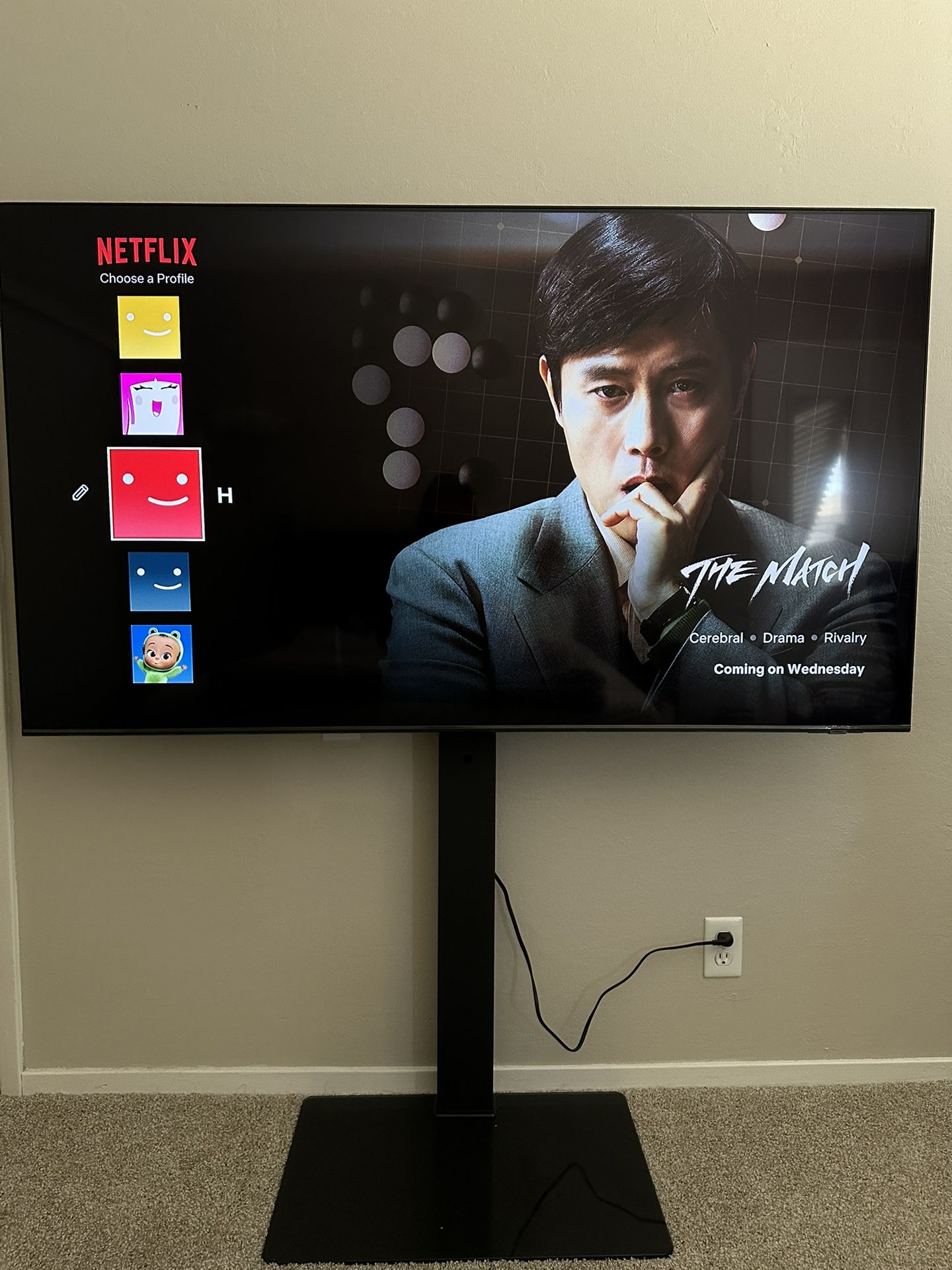 Samsung 65” Qled 4k Smart Tv With Stand - Excellent Condition