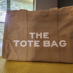 THE TOTE BAG