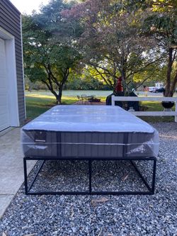 Sterns & Foster Queen Mattress