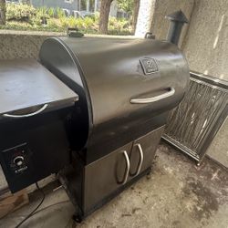 Z GRILLS  Wood Pellet Grill Smoker with PID Control, Built-in Storage Cabinet,