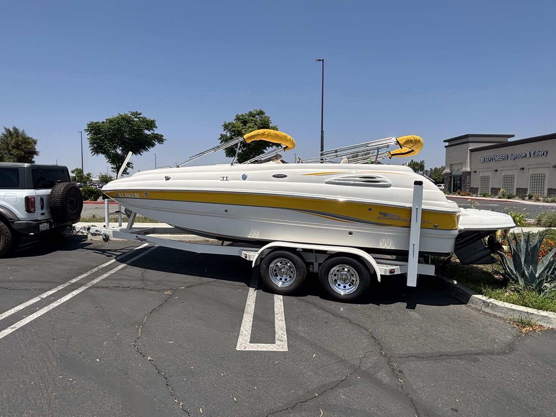 2003 Chaparral Sunesta 210 Deck Boat 🚤