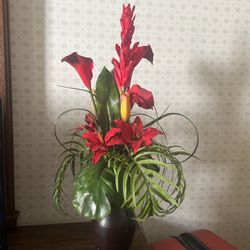 Vase with artificial flowers 