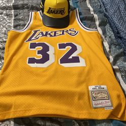 Magic Johnson Basketball Throwback Jersey And Lakers Hat 