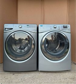Whirlpool Washer And Gas Dryer laundry set