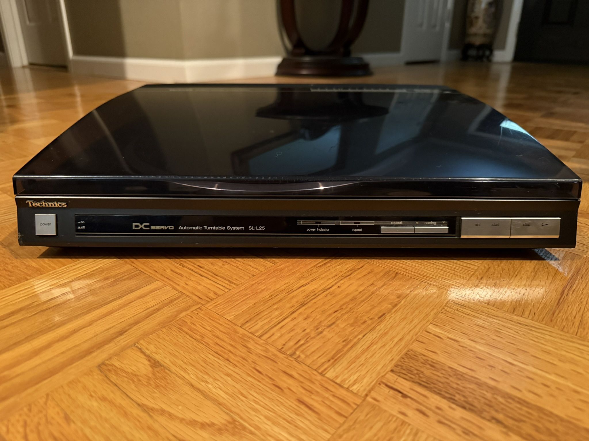 Technics SL-L25 DC Servo Automatic Turntable (Excellent Condition)