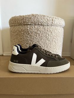 Veja V-12 Low-Top Sneakers