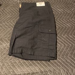 New With Tag Men’s Cargo Shorts Size 38