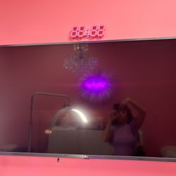 55” INCH LG SMART TV 