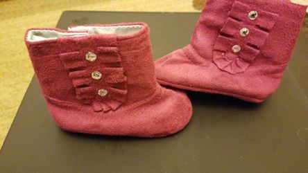 Baby boots sizes 9-12M