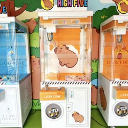 🦫 Capybara Claw Machine So cute, and we only have ONE left in stock!