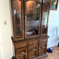 Display Hutch w/ Light