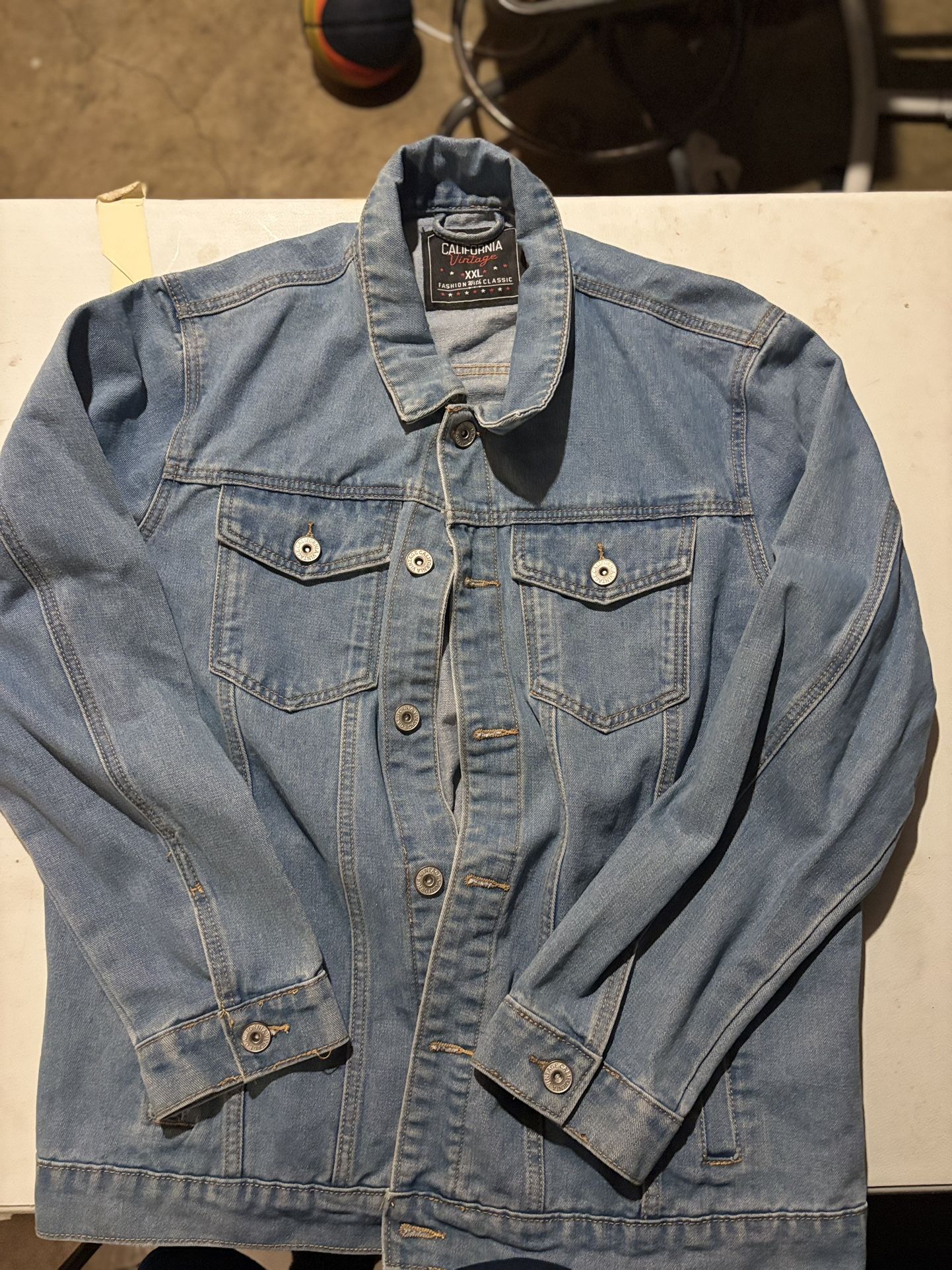 California Vintage Men's XXL Jean Jacket Mid Blue Denim Classic Distressed
