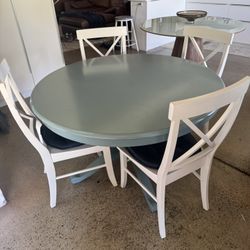 Dining Room Table and chairs 