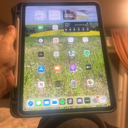 iPad Pro 2nd generation 11 Inch 128gb  W/ Pencil