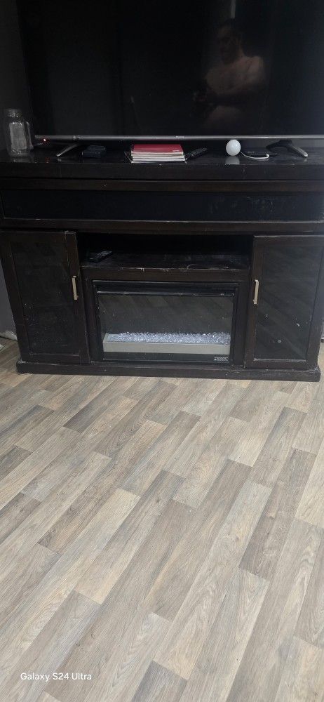 Electrical Fire Place With Bluetooth Speaker