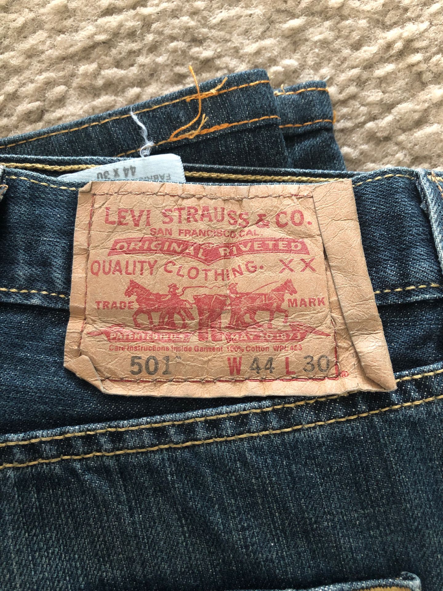 501 Levi Strauss dark blue jeans