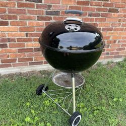 Weber Kettle Charcoal Grill 