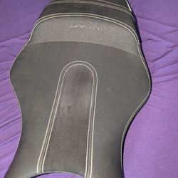 MT 10 Comfort Seat 