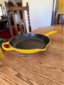 Le Creuset Cast Iron Enamel Skillet Frying Pan Double Spout 10.25” France