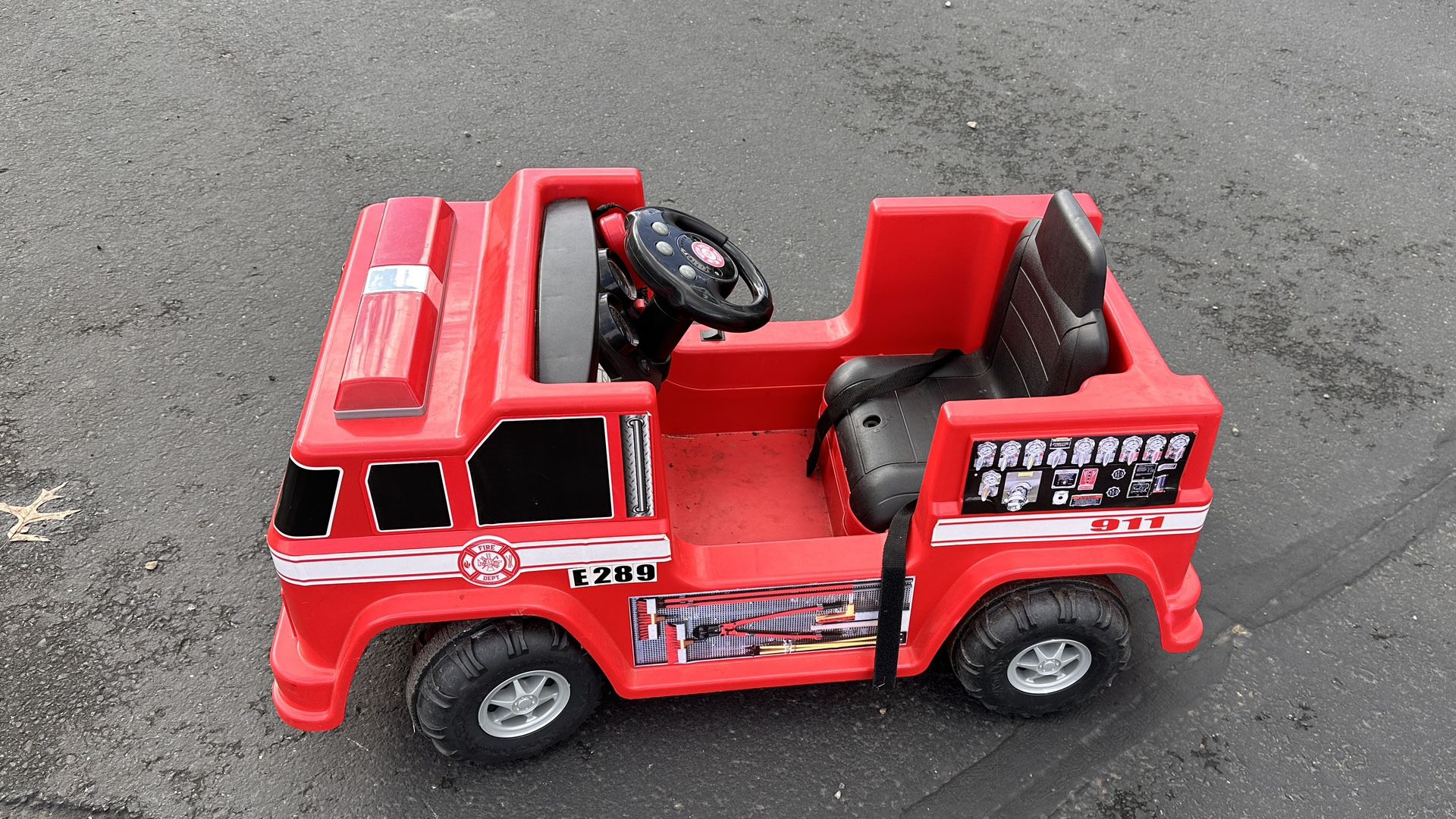 Kid motors 6V Battery Operated Fire Engine 