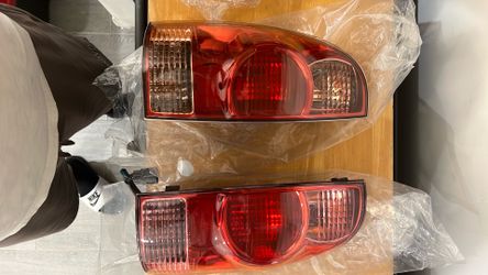 Toyota Tacoma taillight’s
