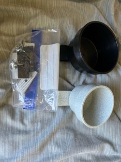 Wall mounted flower pots