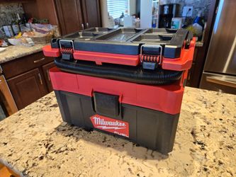 Milwaukee M18 Wet/Dry Shopvac 2.5 Gal