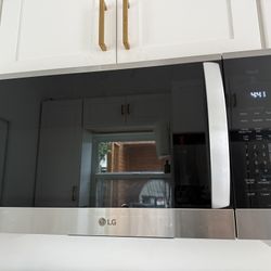LG Microwave 