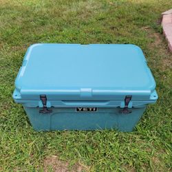 Yeti 45 Hard Sided Cooler Brand New