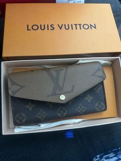Louis Vuitton Reverse Monogram Giant Sarah Wallet