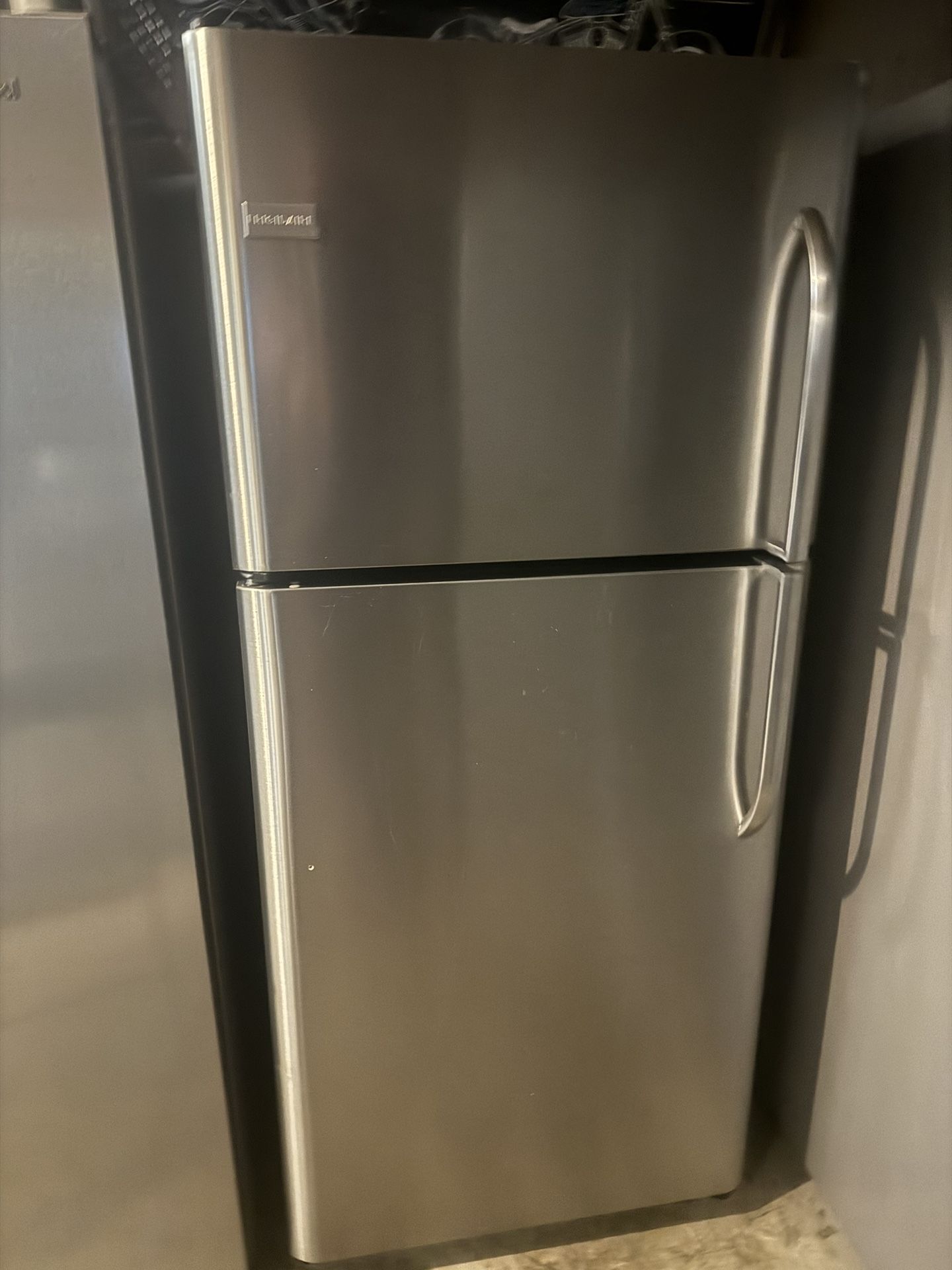 Refrigerator 