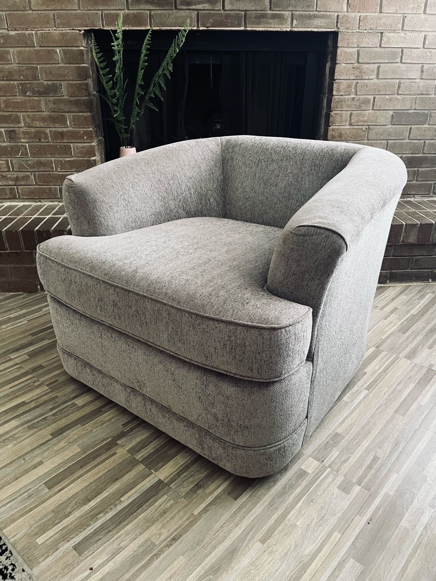 Luxury accent chair