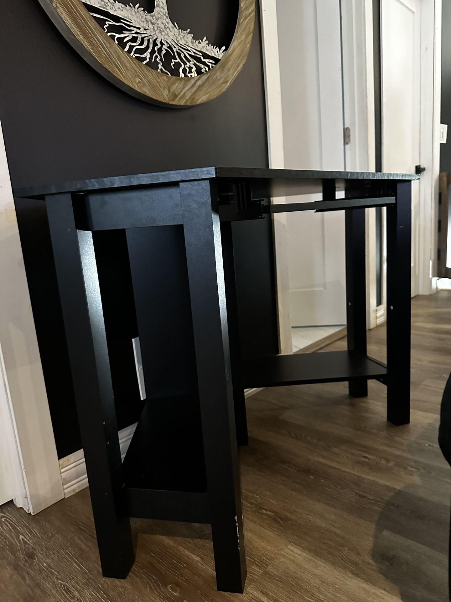 Corner desk