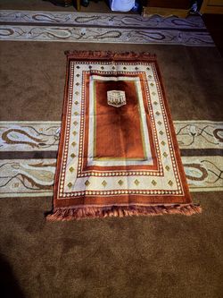 Islamic Prayer Rug with Kaaba Design