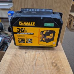 NEW Dewalt DW08802 Self Leveling Cross Line Laser