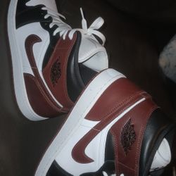 Air Jordan 1 Mid SE Size 12 