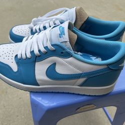 JORDAN 1 LOW SB BLUE AND WHITE SIZE 11