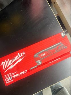 Milwaukee M12 oscillating multi tool new in box