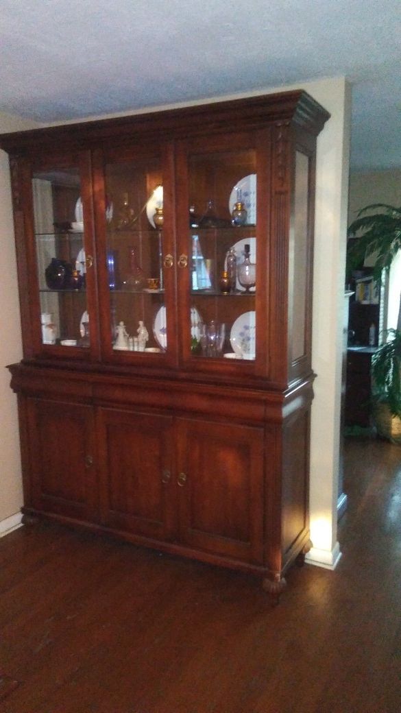 Ethan Allen British Classic Dining Room Set