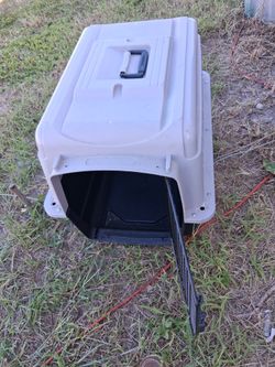 Plastic Dog Crate Like New
