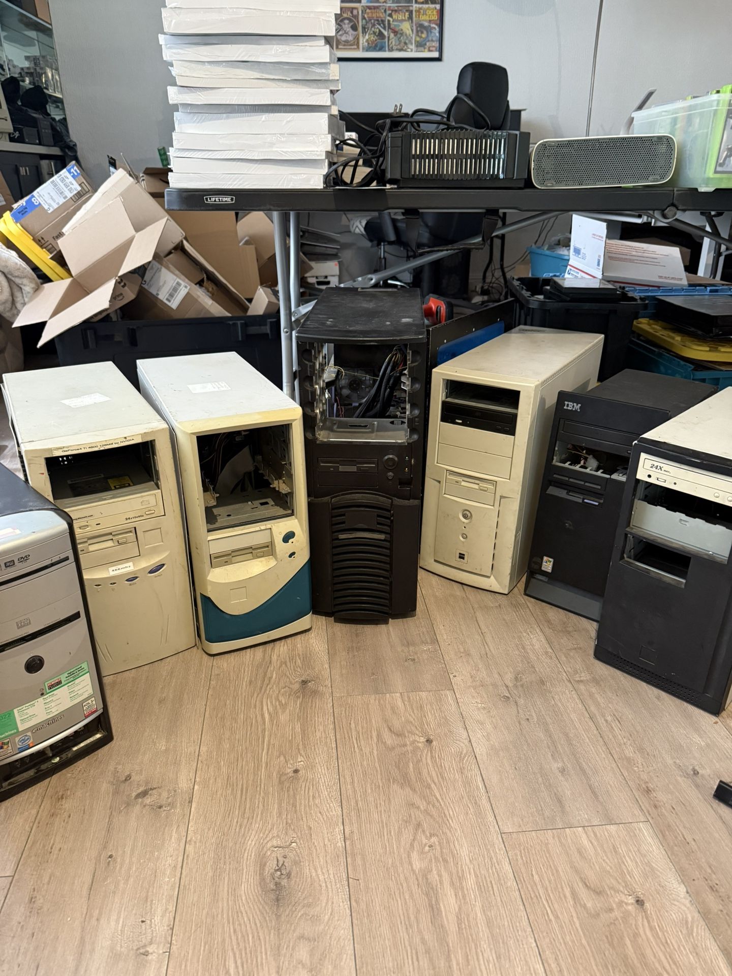 Lot of 7 pc computers (no hard drives)
