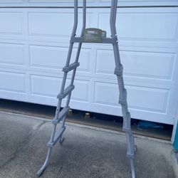 Pool Ladder In Excellent Condition