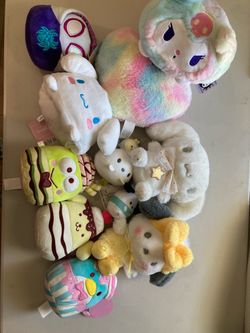 Exclusive display plush bundle